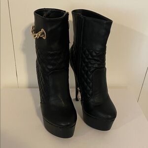 Elegant Black Quilted Women's Boots